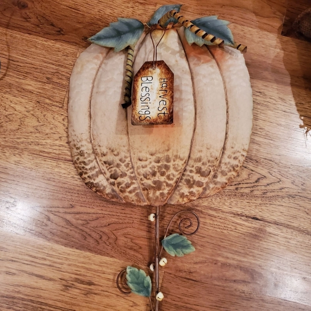 Garden Yard Stake Metal Pumpkin Outdoor Halloween and Fall Decor
